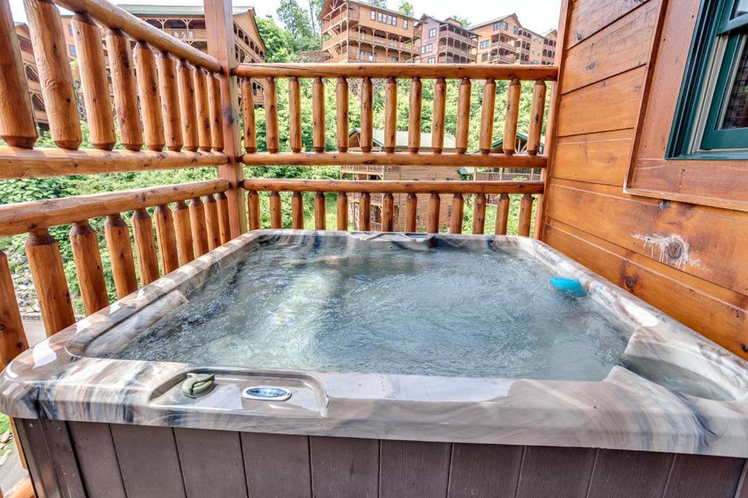 Gatlinburg Cabin With Private Hot Tub By Staycating Экстерьер фото