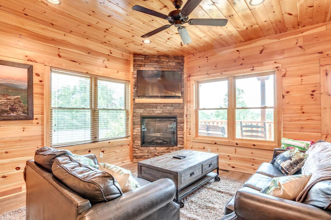 Gatlinburg Cabin With Private Hot Tub By Staycating Экстерьер фото