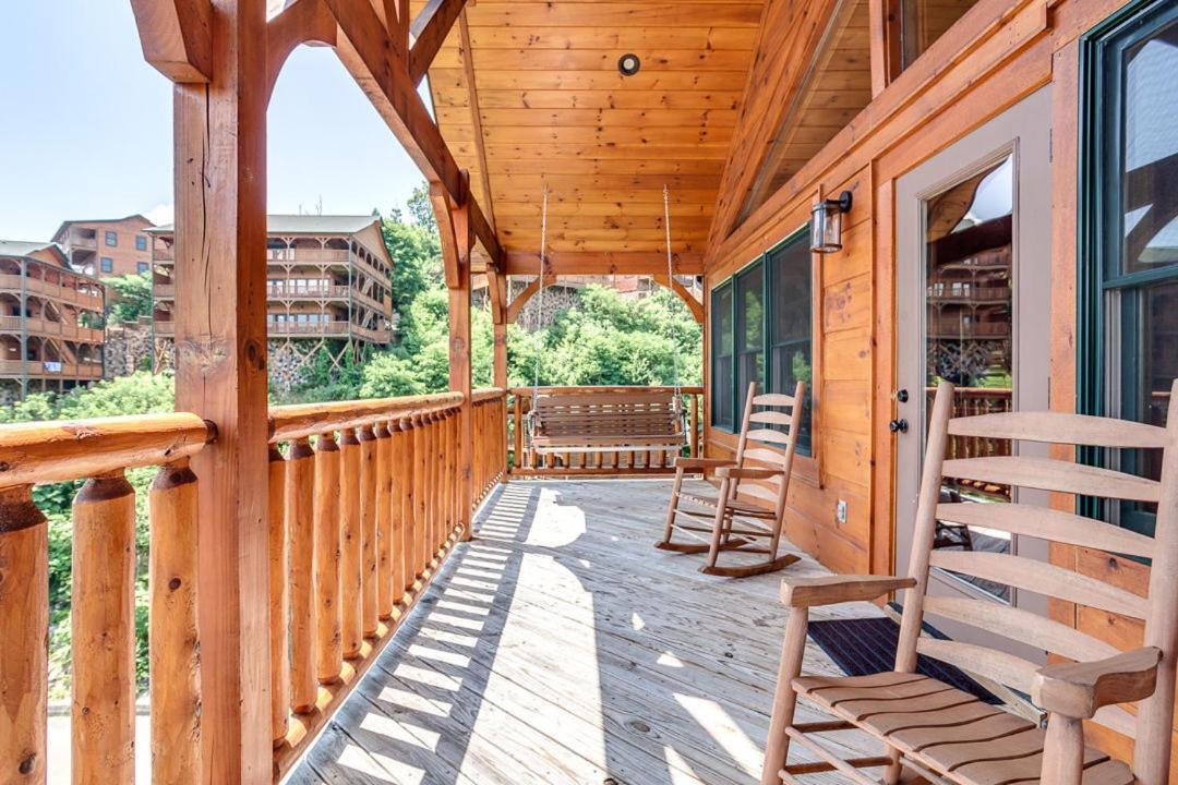 Gatlinburg Cabin With Private Hot Tub By Staycating Экстерьер фото