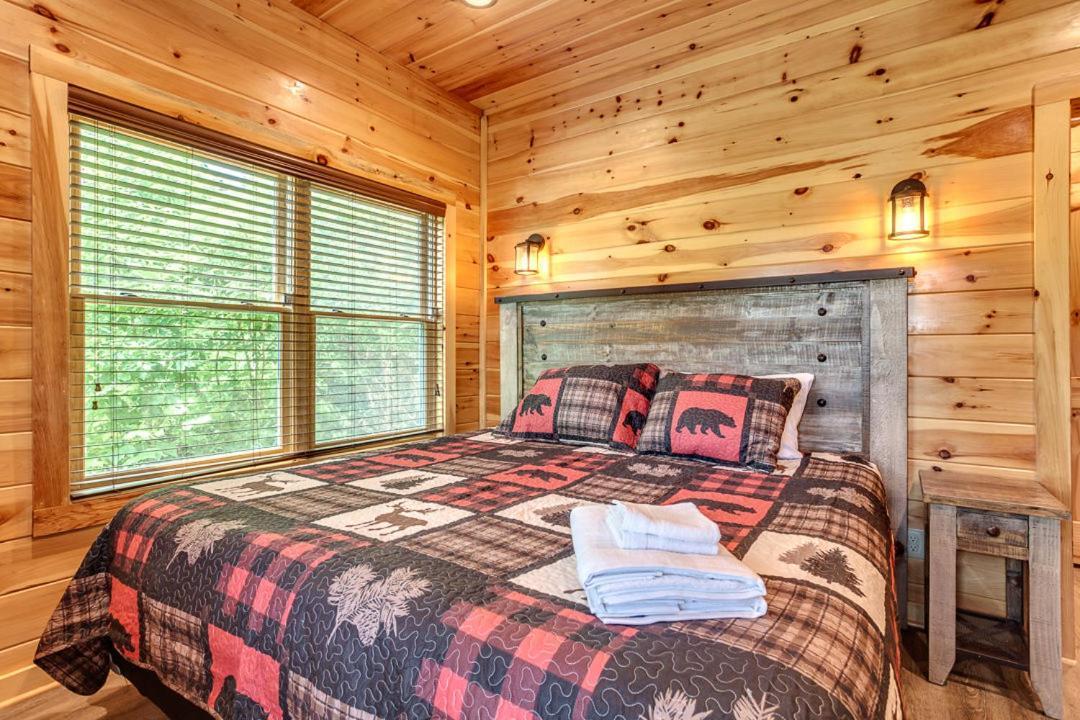 Gatlinburg Cabin With Private Hot Tub By Staycating Экстерьер фото