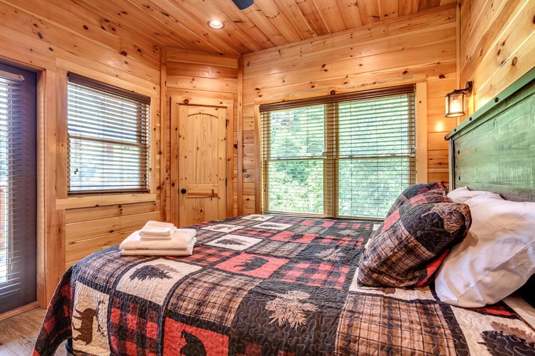 Gatlinburg Cabin With Private Hot Tub By Staycating Экстерьер фото