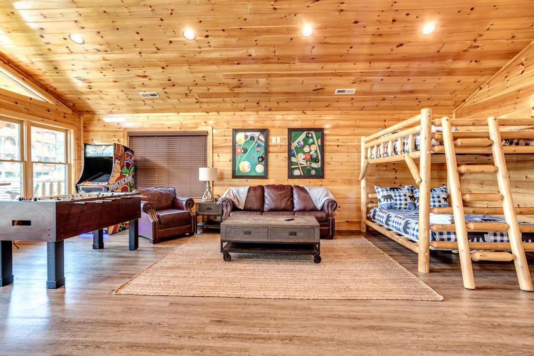 Gatlinburg Cabin With Private Hot Tub By Staycating Экстерьер фото