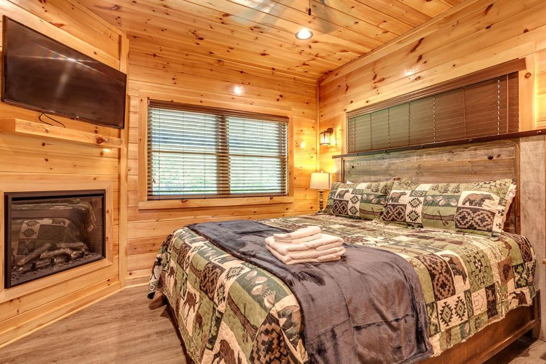 Gatlinburg Cabin With Private Hot Tub By Staycating Экстерьер фото
