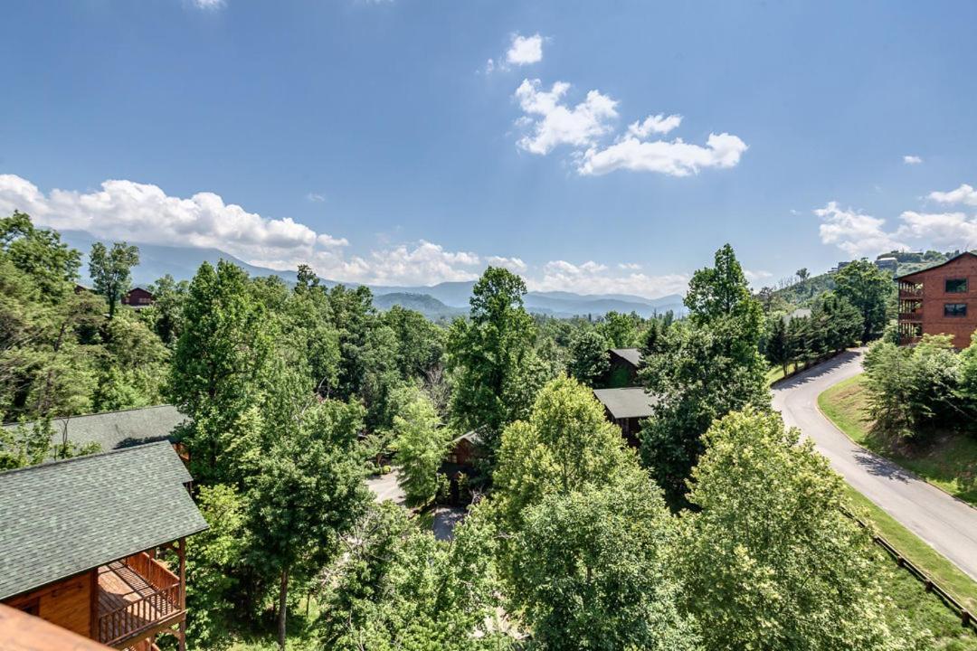 Gatlinburg Cabin With Private Hot Tub By Staycating Экстерьер фото