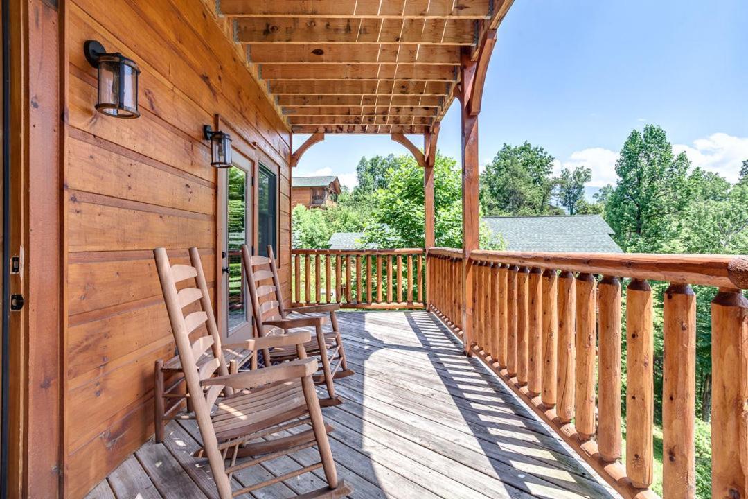 Gatlinburg Cabin With Private Hot Tub By Staycating Экстерьер фото
